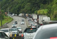 Rodovias federais em SC e PR terão fluxo de 1,2 milhão de veículos no feriado de Corpus Christi