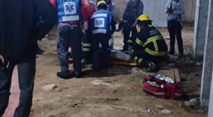 BARRA VELHA Trabalhador cai 9 metros em fosso de elevador em obra