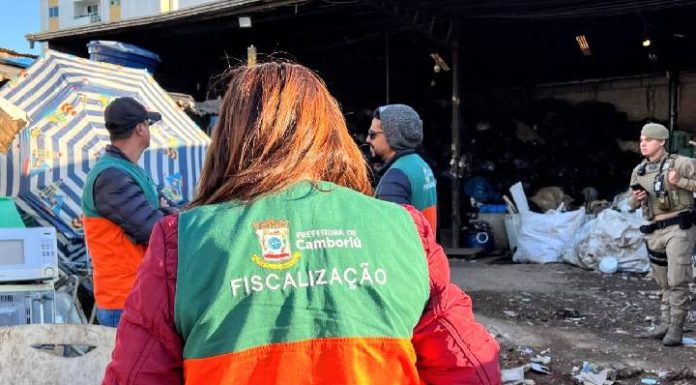 Ação conjunta fiscaliza empresas de reciclagem em Camboriú