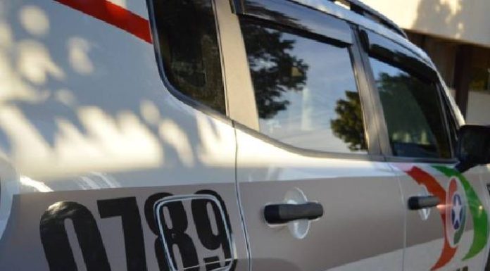Mulher é morta a facadas dentro de casa em Balneário Camboriú