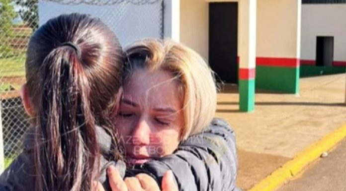 Mulher que matou e congelou corpo do marido volta à prisão