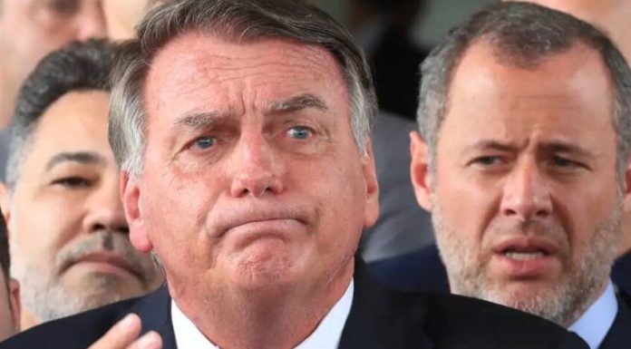 Bolsonaro diz ter enviado R$ 2 milhões ao filho para evitar “necessidade” nos Estados Unidos