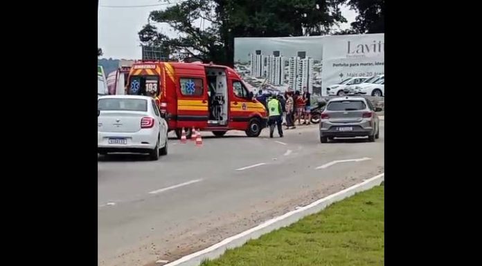 VIDEO Casal de moto fica ferido em acidente na Transbeto