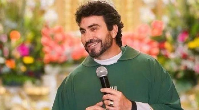 Padre Fábio de Melo é denunciado ao Vaticano após agredir verbalmente ex-gerente de cafeteria de SC