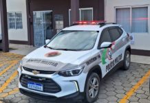 Três suspeitos de roubo a comércio são presos em Barra Velha