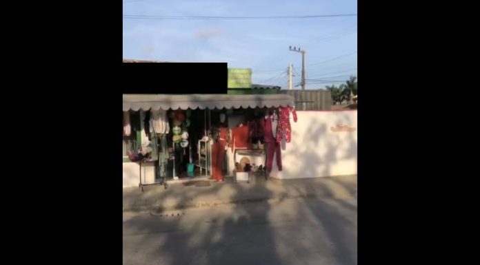 VIDEO Prefeitura de Penha ordena retirada de faixas que atrapalham a visão de motoristas no Santa Lídia