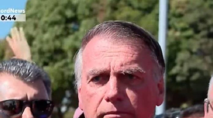 Com tornozeleira eletrônica, Jair Bolsonaro não virá mais a Santa Catarina