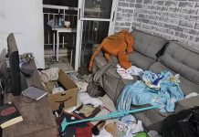 VIDEO Criança de 3 anos é encontrada em apartamento com lixo acumulado e comida podre