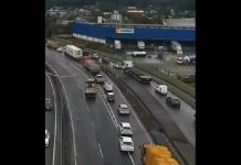 VIDEO Três acidentes causam transtorno aos motoristas e bloqueiam BR-101 em Joinville