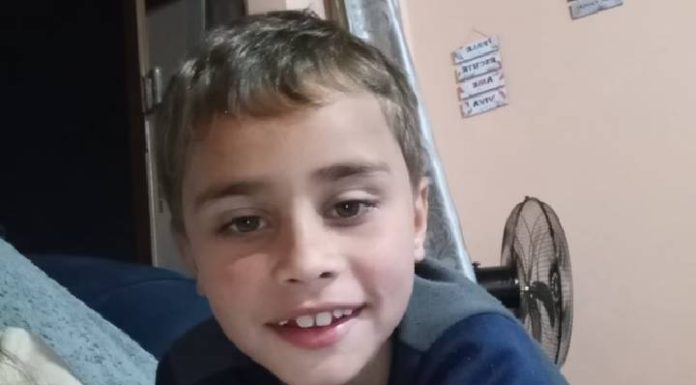 Criança morre e outras duas ficam feridas após adolescente invadir escola no RS com faca