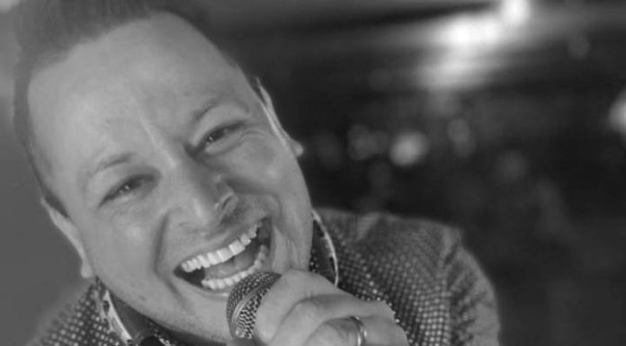 Cantor sertanejo tem mal súbito durante apresentação e morre em Gaspar