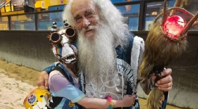 Ator Mário Ramos, o ‘Mago Merlin’ do Beto Carrero, morre aos 74 anos
