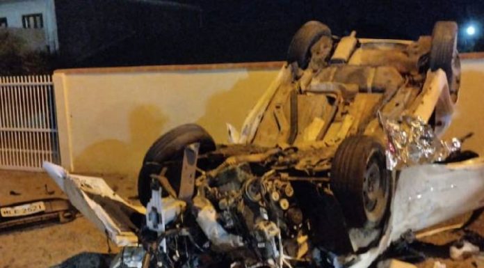 Grave acidente deixa motorista preso as ferragens em Barra Velha