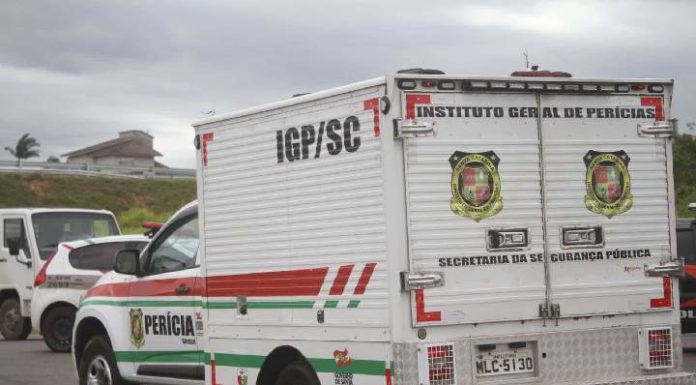 Cliente é esfaqueado até a morte em conveniência de Itapema