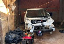 PM de Barra Velha flagra desmanche de carro furtado e homem é preso por receptação