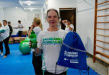 Usuários da Academia da Saúde de Piçarras recebem kit como forma de incentivo ao exercício físico