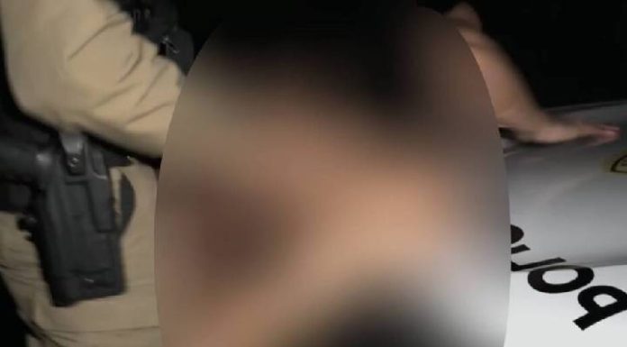 QUENTE Vídeo mostra PM em ato sexual no capô da viatura