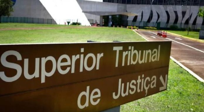 STJ barra prefeitos de usarem suas redes sociais para divulgar ações da prefeitura