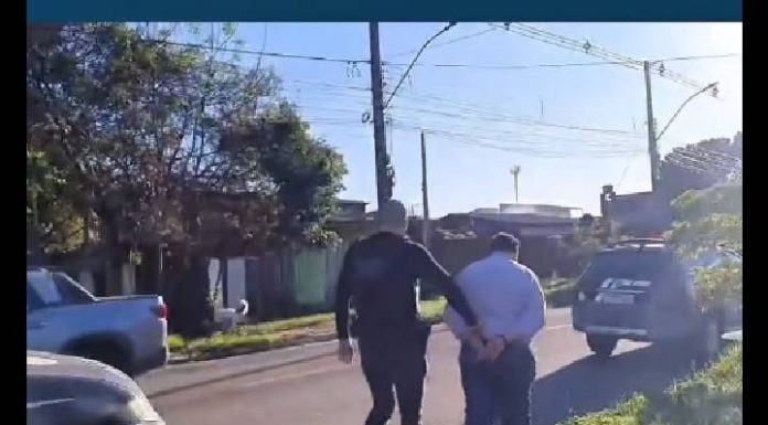 VIDEO Pastor é preso suspeito de estuprar adolescente em curso de batismo