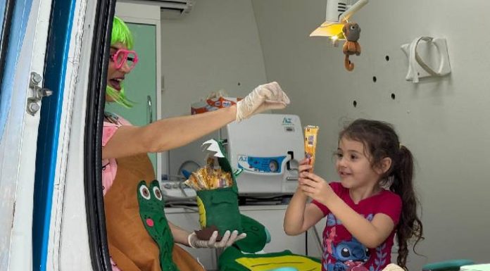 Odontomóvel levará atendimentos de saúde bucal a alunos de cinco CEI’s de Penha em outubro