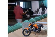 VIDEO Motoboys de Penha ajudam a recuperar moto furtada em teste ride