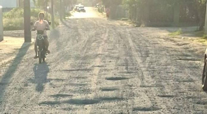 VIDEO Moradora reclama de abandono das ruas Luiz Lopes Gonzaga e Hans Possanki