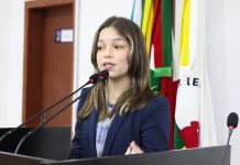 Ex-vereadora mirim de Penha, Manuella Unger, divulga projeto de reconhecimento nacional