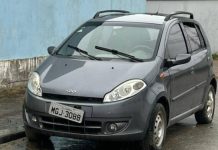 MISTÉRIO Carro está abandonado em via pública de Itajuba há mais de uma semana, afirmam moradores