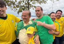 Jorginho Mello confirma que Carlos Bolsonaro será candidato ao Senado em SC
