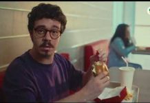 Subway mostra em nova campanha que é possível comer fast food sem enfiar o pé na jaca