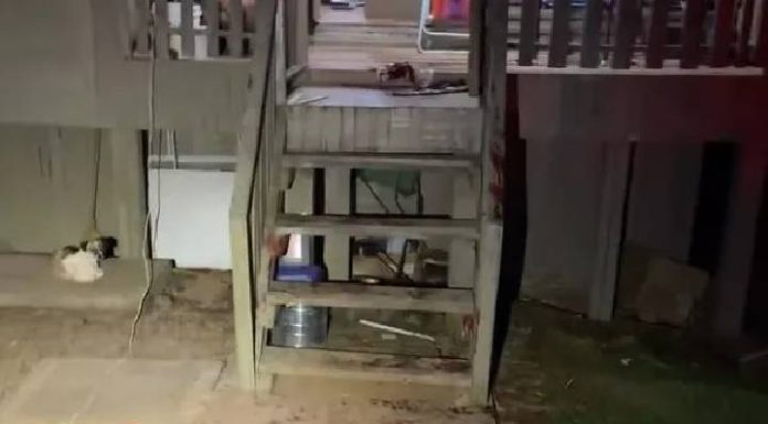 Dois jovens são presos suspeitos de matar o pai a golpes de facão em SC