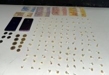Mulher é presa com mais de 100 pedras de crack no Beco da Querosene em Piçarras