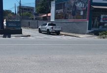 VIDEO Assaltantes invadem joalheria em Penha e fogem levando joias, relógios e notebook