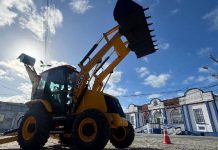 Penha adquire mais uma retroescavadeira para Secretaria de Obras