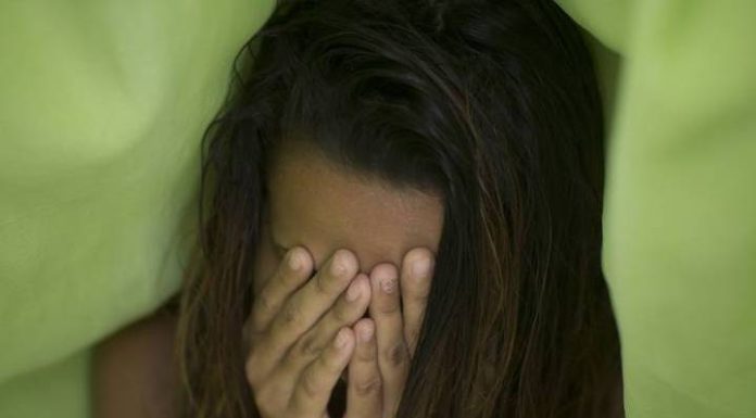 Estudante da UFSC ajuda morador de rua e acaba estuprada por ele em Floripa