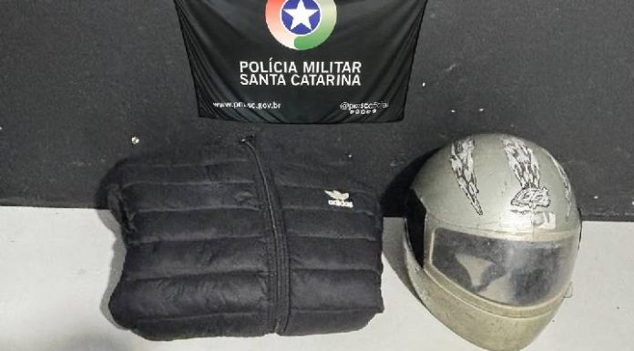 Polícia prende um dos homens que assaltaram a joalheria em Penha