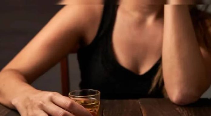 Mulher bate no marido e ameaça se matar por falta de sexo