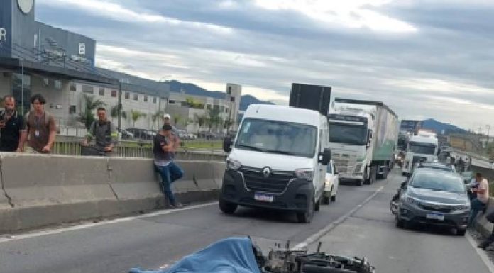 VIDEO Motociclista morre em grave acidente na ponte entre Itajaí e Navegantes