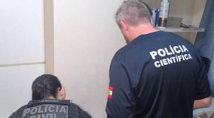Jovem de 20 anos é preso por armazenar material de pornografia infantil em Itapema