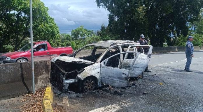 Homem sofre mal súbito, bate o carro e veículo pega fogo em Itajaí