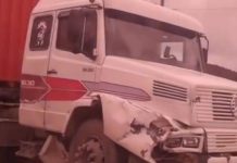 VIDEO Acidente entre duas carretas congestiona trânsito no túnel da BR-470 em Navegantes