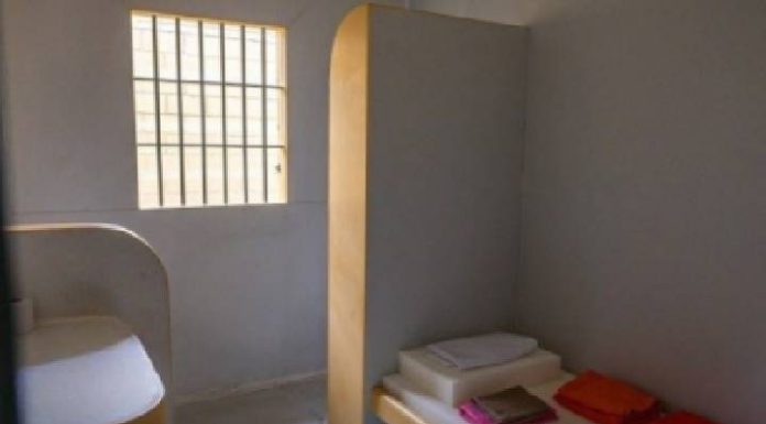 Cela com ar-condicionado e TV é preparada para Bolsonaro no Presídio da Papuda