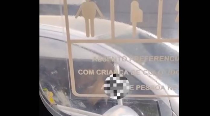 VIDEO Motorista de carro se masturba durante a parada do semáforo