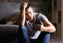 Homem surta ao ver vídeo da esposa transando com dois desconhecidos