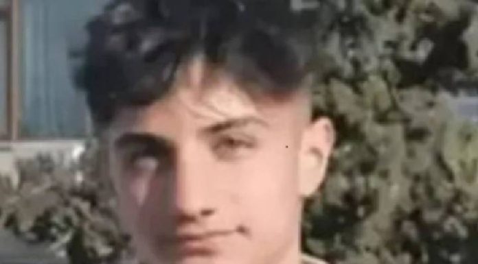 Adolescente morre após ter mangueira enfiada no ânus pelos “colegas”