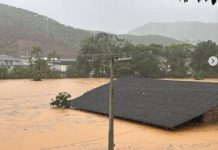 VIDEO Chuva torrencial causa alagamentos em Luiz Alves, faz ruas virarem rios e cancela aulas