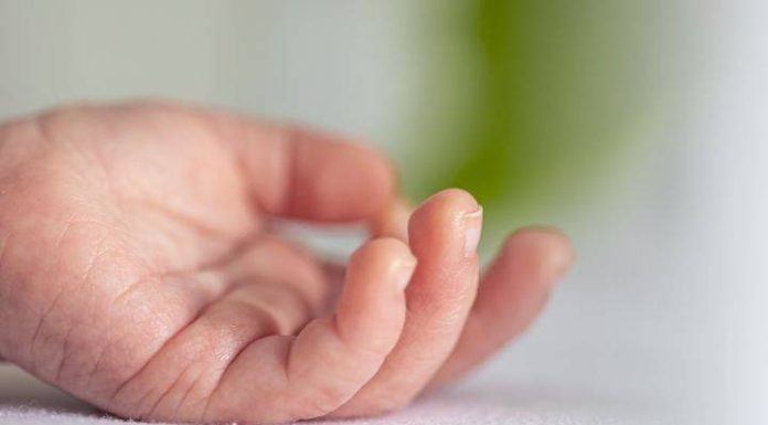 Padrasto é suspeito de aliciar enteada com Síndrome de Down e de estuprar bebê de 1 ano em SC