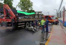 Motociclista morre após ser atingido por caminhão em SC