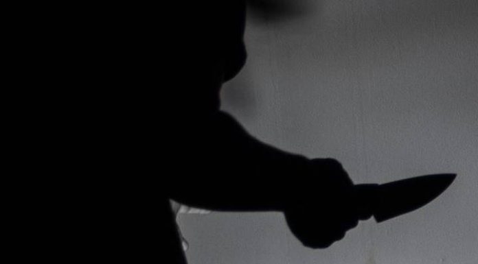 Jovem esfaqueia colega de residência na Rua 410 no Bairro Morretes, em Itapema