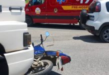 VIDEO Motociclista escapa de ser esmagado em acidente nesta tarde em Penha